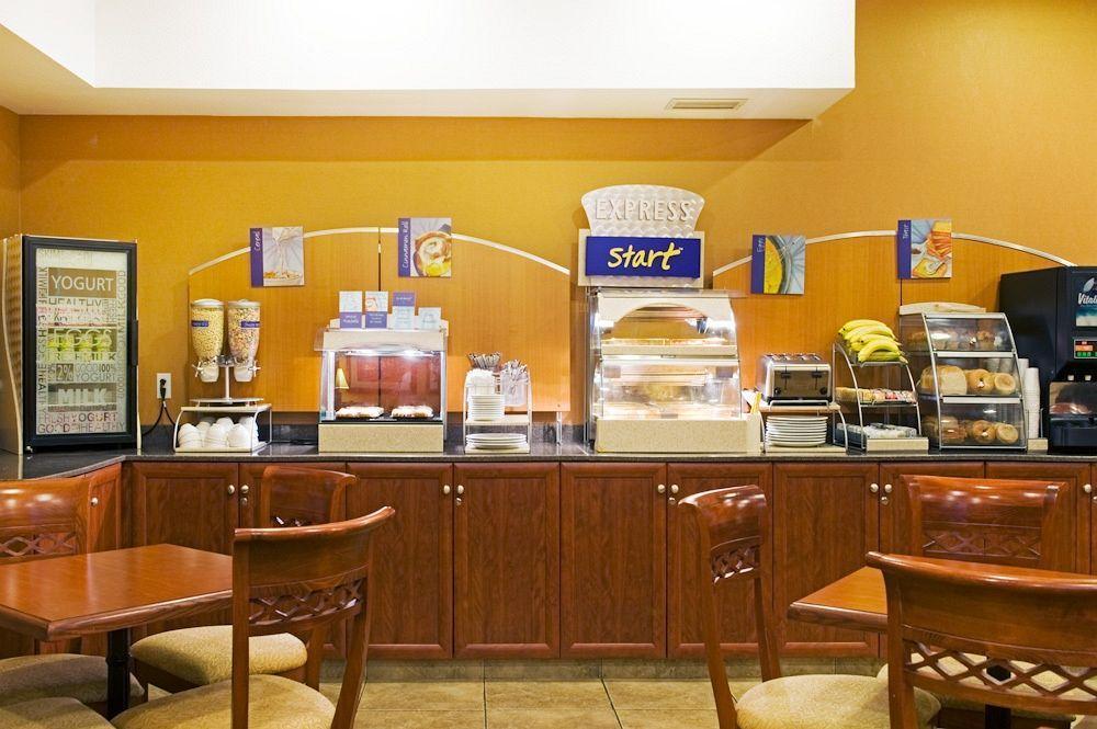 Holiday Inn Express Fort St John By Ihg Fort St. John Exteriér fotografie
